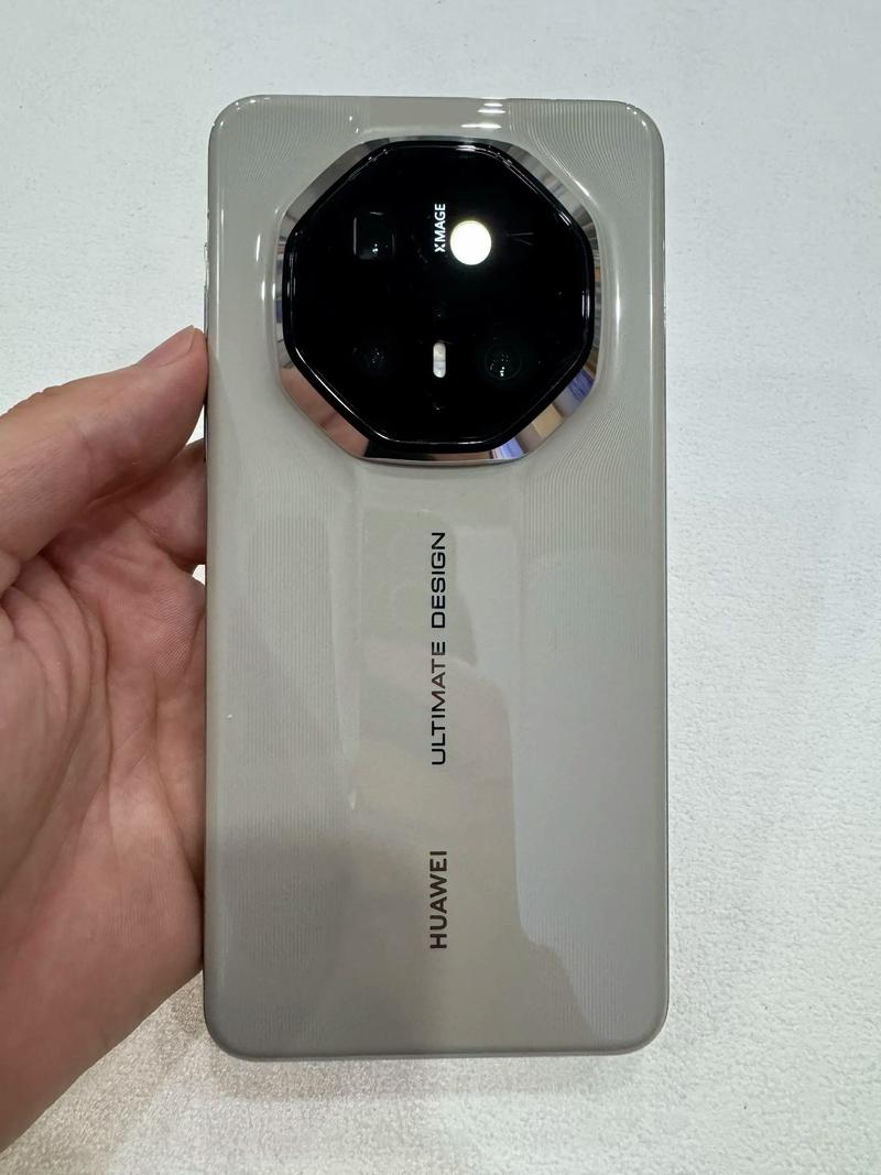 华为Mate 70 RS 非凡大师 - 超旗舰影像手机_资料库-2