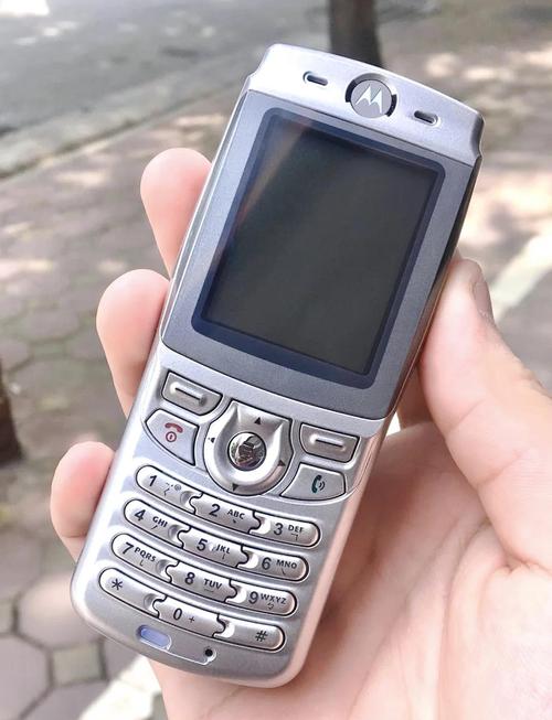 摩托罗拉 C651 - 翻盖时尚手机_资料手册-2