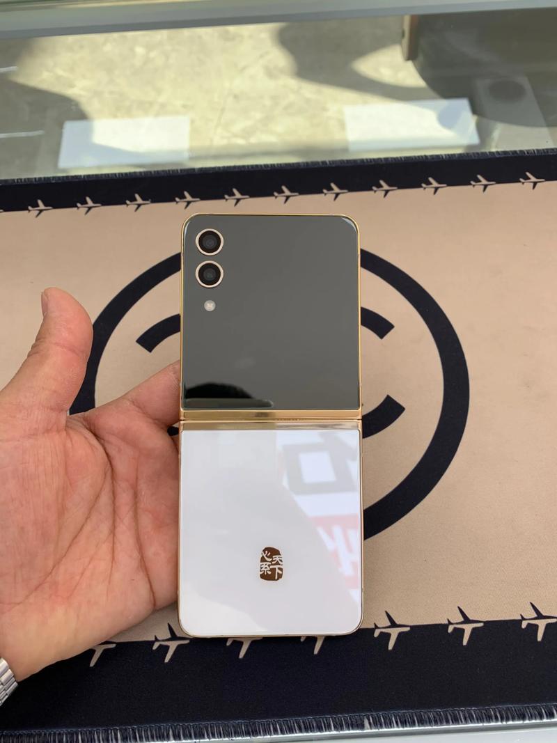 三星 W24 Flip - 折叠屏智能手机_百科资料-4 三星 W24 Flip - 折叠屏智能手机_百科资料-4