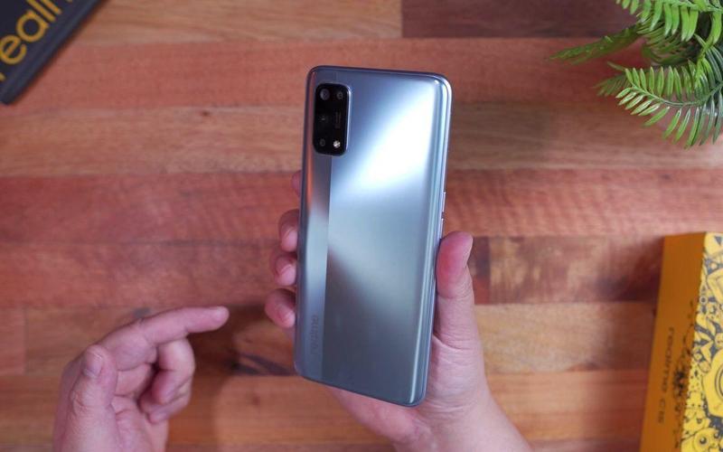 realme 7 Pro - 65W闪充中端手机_资料库-2