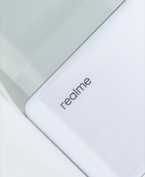 realme GT6 - 旗舰性能游戏手机_百科资料-3