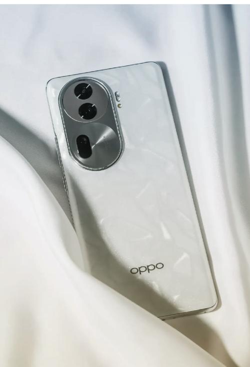 OPPO Reno11 Pro - 人像摄影旗舰手机_百科资料-1