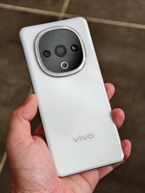 vivo Y300c – 长续航入门手机_资料手册