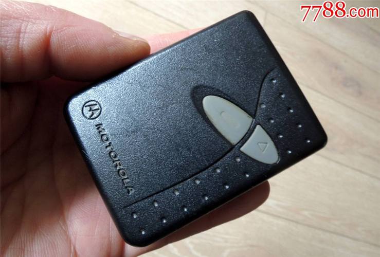 摩托罗拉 C390 - 经典翻盖手机_百科资料-3 摩托罗拉 C390 - 经典翻盖手机_百科资料-3