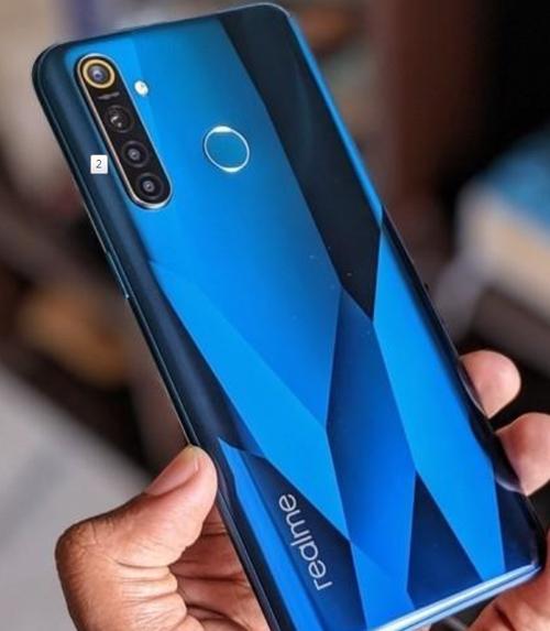 realme 5 Pro - 骁龙处理器四摄手机_资料手册-1