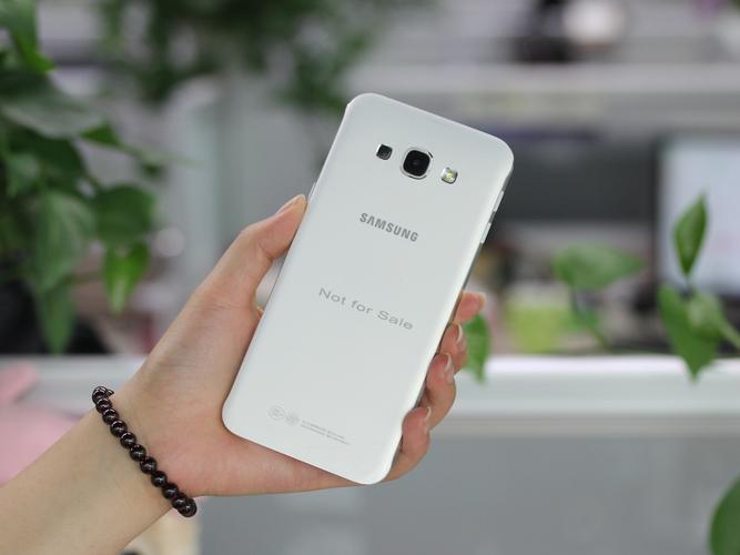 Galaxy A8+ (2018) - 全面屏中端手机_资料手册-5