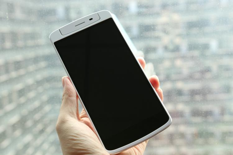 OPPO N1 - 旋转摄像头拍照手机_资料手册-5 OPPO N1 - 旋转摄像头拍照手机_资料手册-5