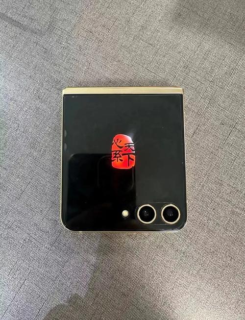 三星W24 Flip - 折叠屏高端手机_百科资料-5 三星W24 Flip - 折叠屏高端手机_百科资料-5