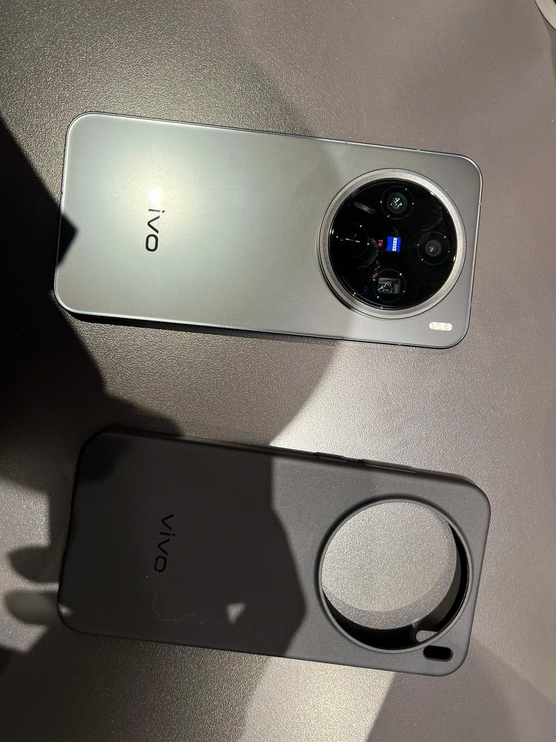 vivo X200Promini - 旗舰影像小屏手机_资料手册-4 vivo X200Promini - 旗舰影像小屏手机_资料手册-4