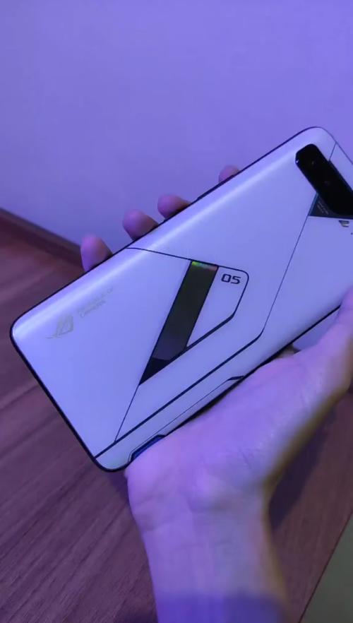 ROG游戏手机5 Pro - 电竞旗舰游戏手机_资料库-5