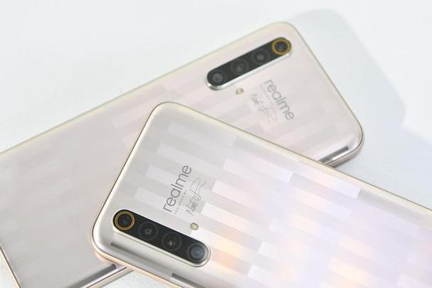 realme X50 - 双模5G智能手机_百科资料-3