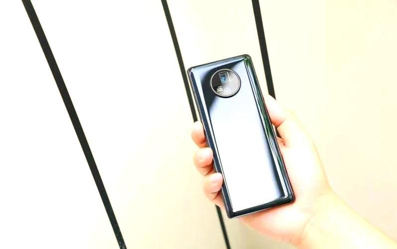 vivo APEX 2020 - 瀑布屏概念手机_资料库-2
