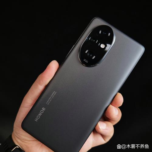 荣耀200 Pro - 专业影像旗舰手机_资料大全-3