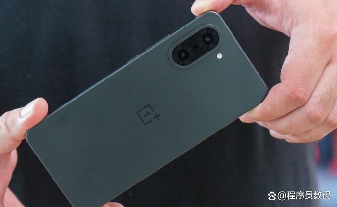 OnePlus Nord CE5 - 均衡配置中端手机_资料手册-5 OnePlus Nord CE5 - 均衡配置中端手机_资料手册-5