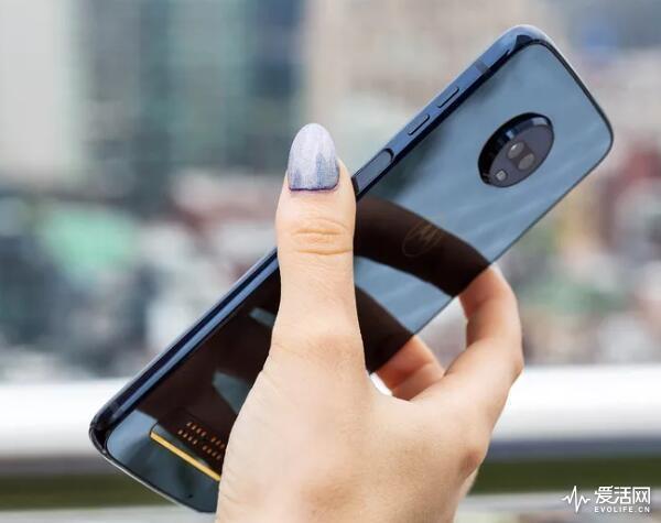 Moto Z3 Play - 模块化中端智能手机_资料手册-5