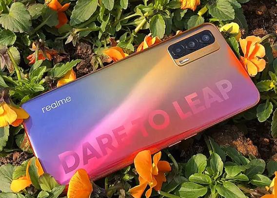realme 10 Pro+ - 一亿像素曲屏手机_资料库-4