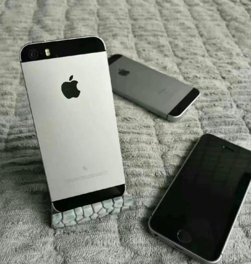 iPhone SE (第 1 代) - 小屏经典智能手机_资料手册-3 iPhone SE (第 1 代) - 小屏经典智能手机_资料手册-3