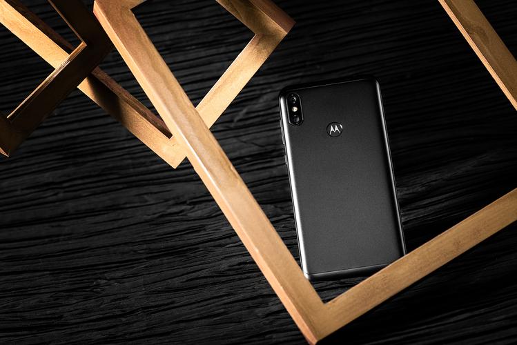 摩托罗拉 Moto P30 Note - 大屏长续航手机_资料手册-2