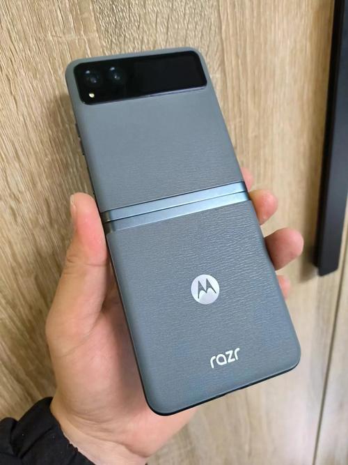 摩托罗拉 Moto razr 40 - 折叠屏潮流手机_资料库-4