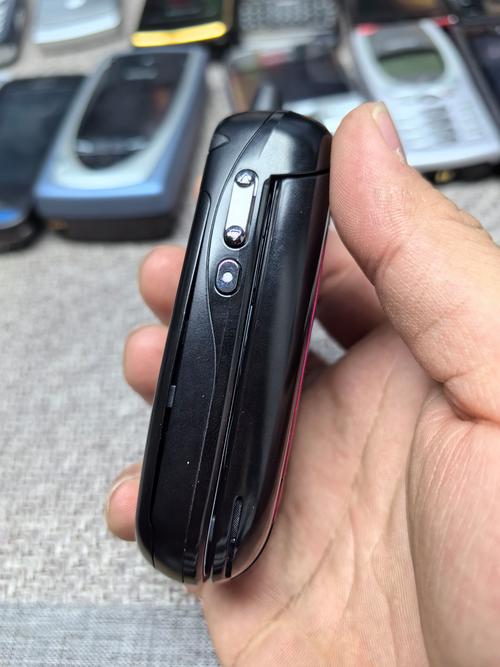 摩托罗拉 V525 - 翻盖拍照手机_资料库-2 摩托罗拉 V525 - 翻盖拍照手机_资料库-2