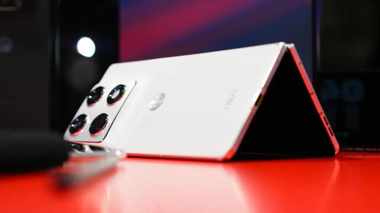 摩托罗拉 Moto razr Fold - 折叠屏旗舰手机_资料库-4