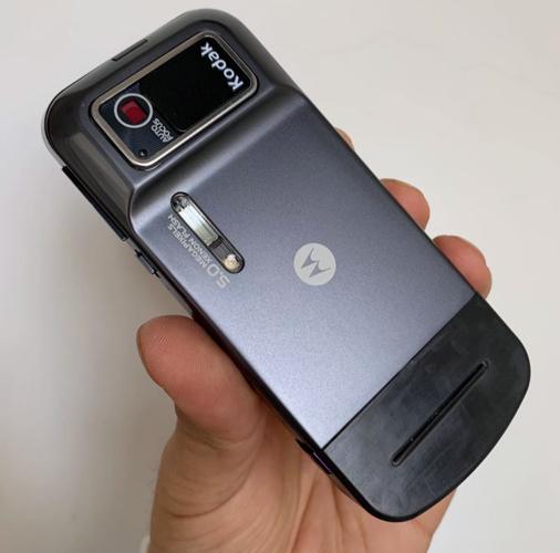 摩托罗拉 XT1635 - 经典商务智能手机_资料手册-3 摩托罗拉 XT1635 - 经典商务智能手机_资料手册-3