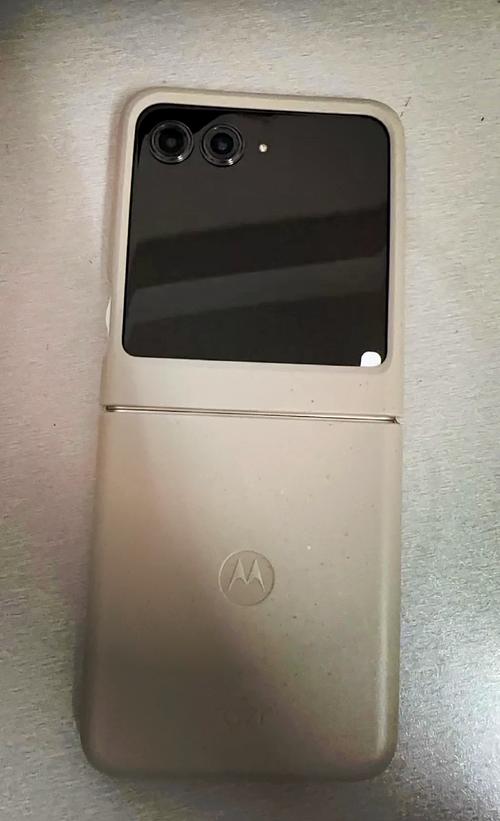 摩托罗拉 Moto razr 50 - 折叠屏智能手机_百科资料-4 摩托罗拉 Moto razr 50 - 折叠屏智能手机_百科资料-4