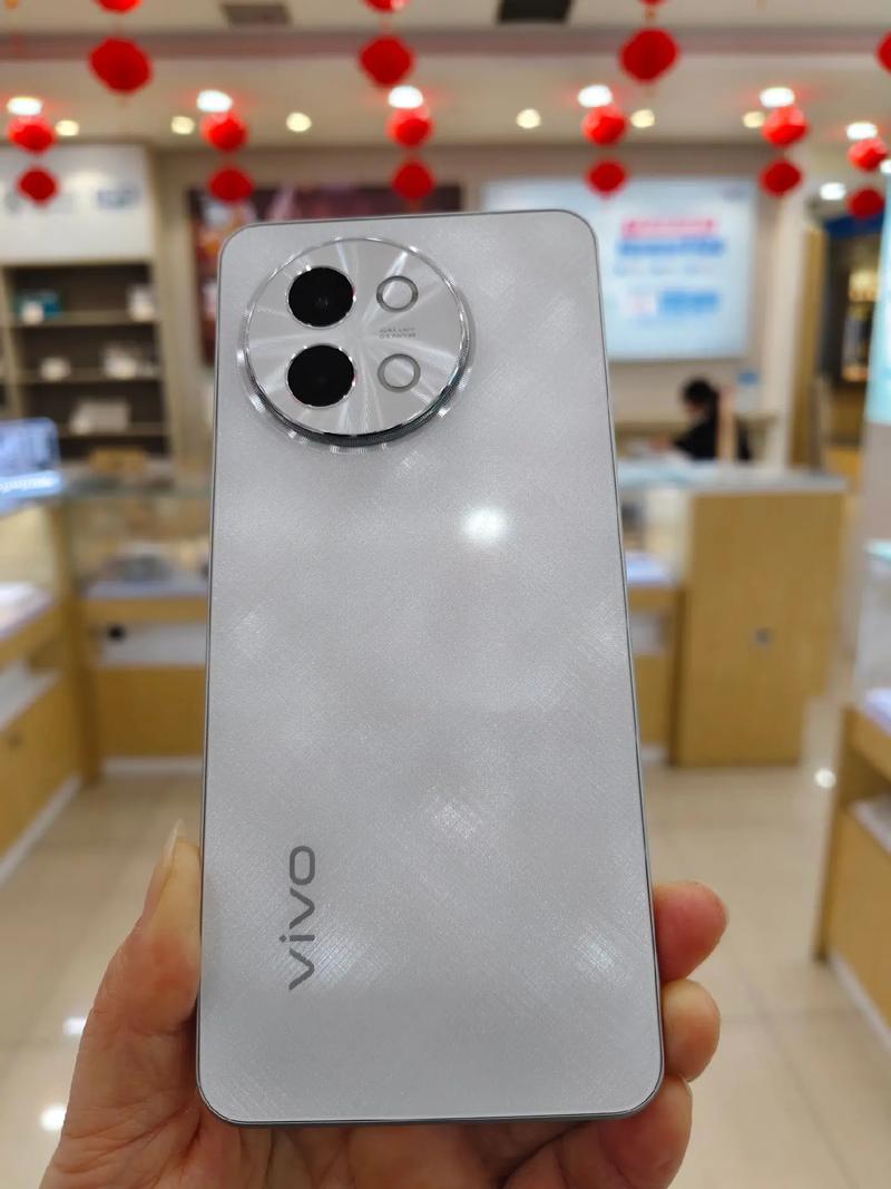 vivo S18e - 轻薄时尚手机_百科资料-2