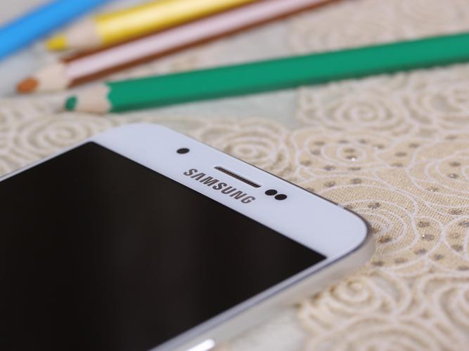 Galaxy A8+ (2018) - 全面屏中端手机_资料手册-4