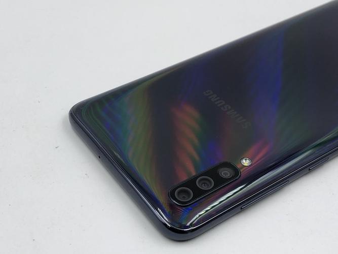 Galaxy A70 - 大屏中端智能手机_百科资料-2 Galaxy A70 - 大屏中端智能手机_百科资料-2