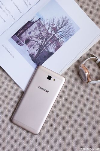 Galaxy On7 - 大屏长续航手机_资料库-4