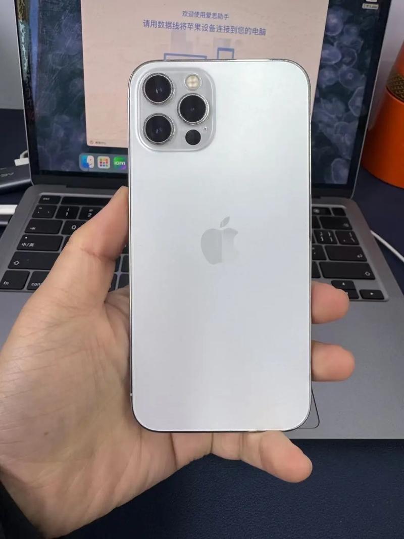 iPhone 12 Pro - 三摄专业旗舰手机_资料手册-4