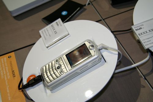 摩托罗拉 ROKR E1 - 音乐功能手机_资料手册-4