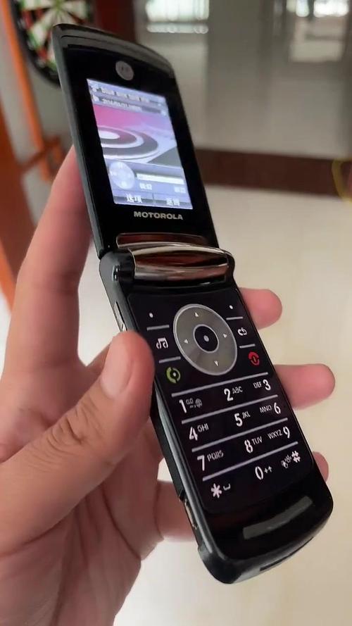 摩托罗拉 RAZR V8 - 翻盖经典手机_百科资料-4