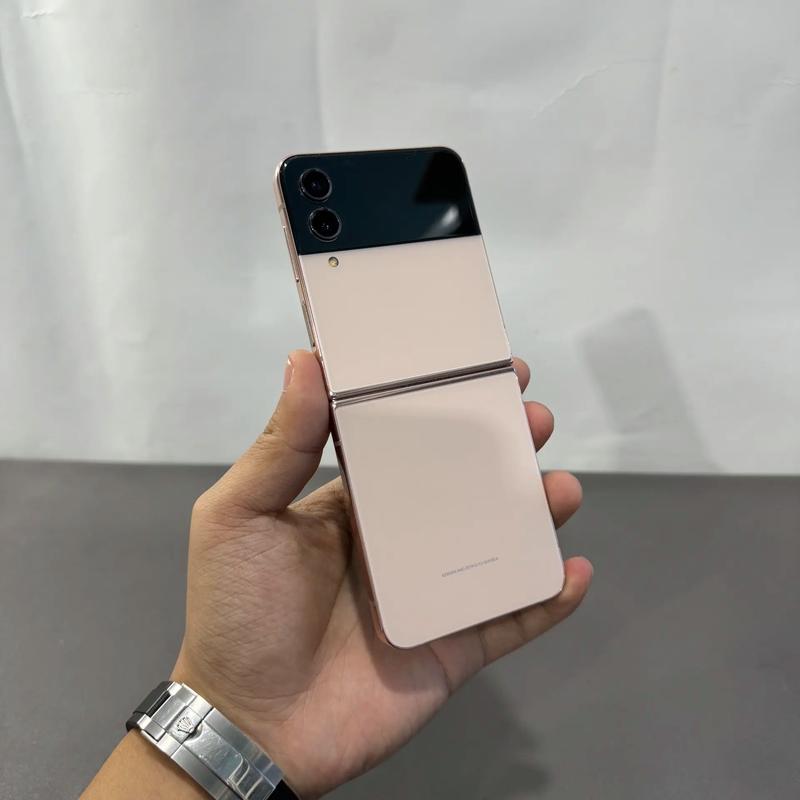 Galaxy Z Flip4 - 折叠屏潮流手机_资料大全-4 Galaxy Z Flip4 - 折叠屏潮流手机_资料大全-4