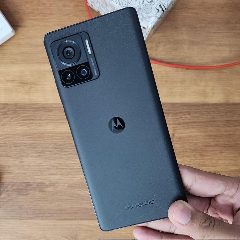 摩托罗拉 Motorola Edge 30 Ultra – 骁龙8+旗舰手机_资料库