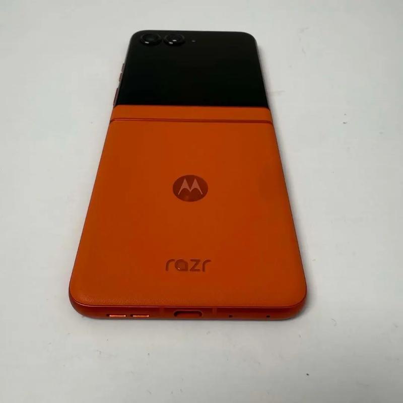 Razr 50 - 折叠屏智能手机_资料手册-4