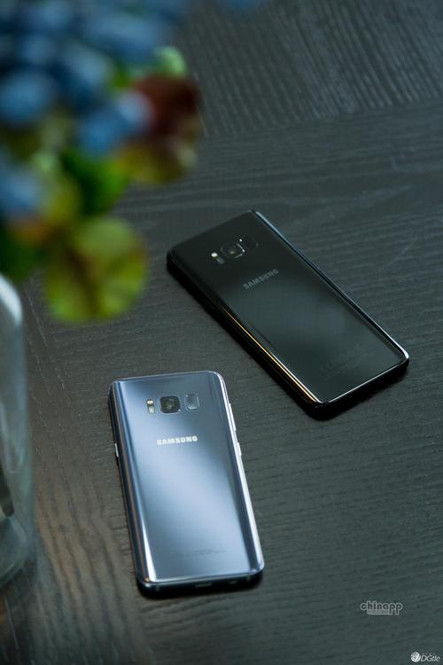 Galaxy S Light Luxury (S8 Lite) - 超薄时尚智能手机_资料手册-5 Galaxy S Light Luxury (S8 Lite) - 超薄时尚智能手机_资料手册-5