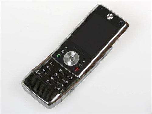 摩托罗拉 RIZR Z10 - 旋转镜头手机_百科资料-3 摩托罗拉 RIZR Z10 - 旋转镜头手机_百科资料-3