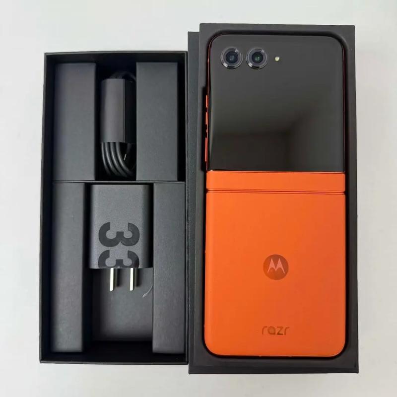 Razr 50 - 折叠屏智能手机_资料手册-2