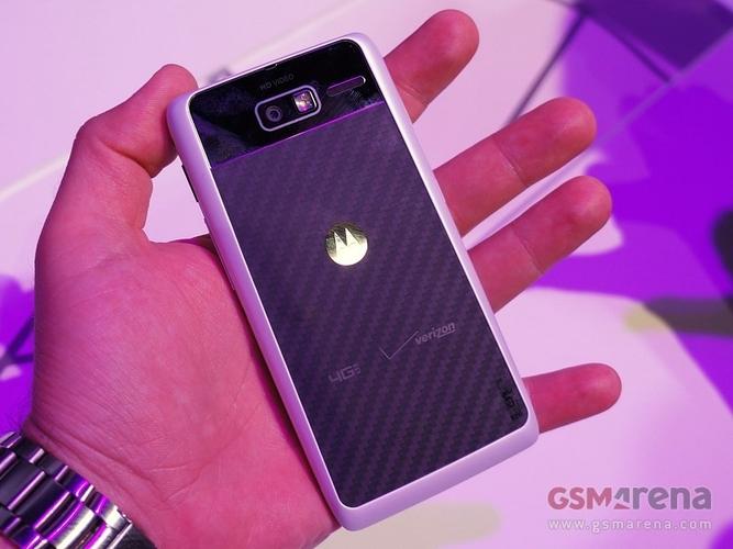 摩托罗拉 DROID RAZR HD - 超薄旗舰智能手机_资料库-2 摩托罗拉 DROID RAZR HD - 超薄旗舰智能手机_资料库-2