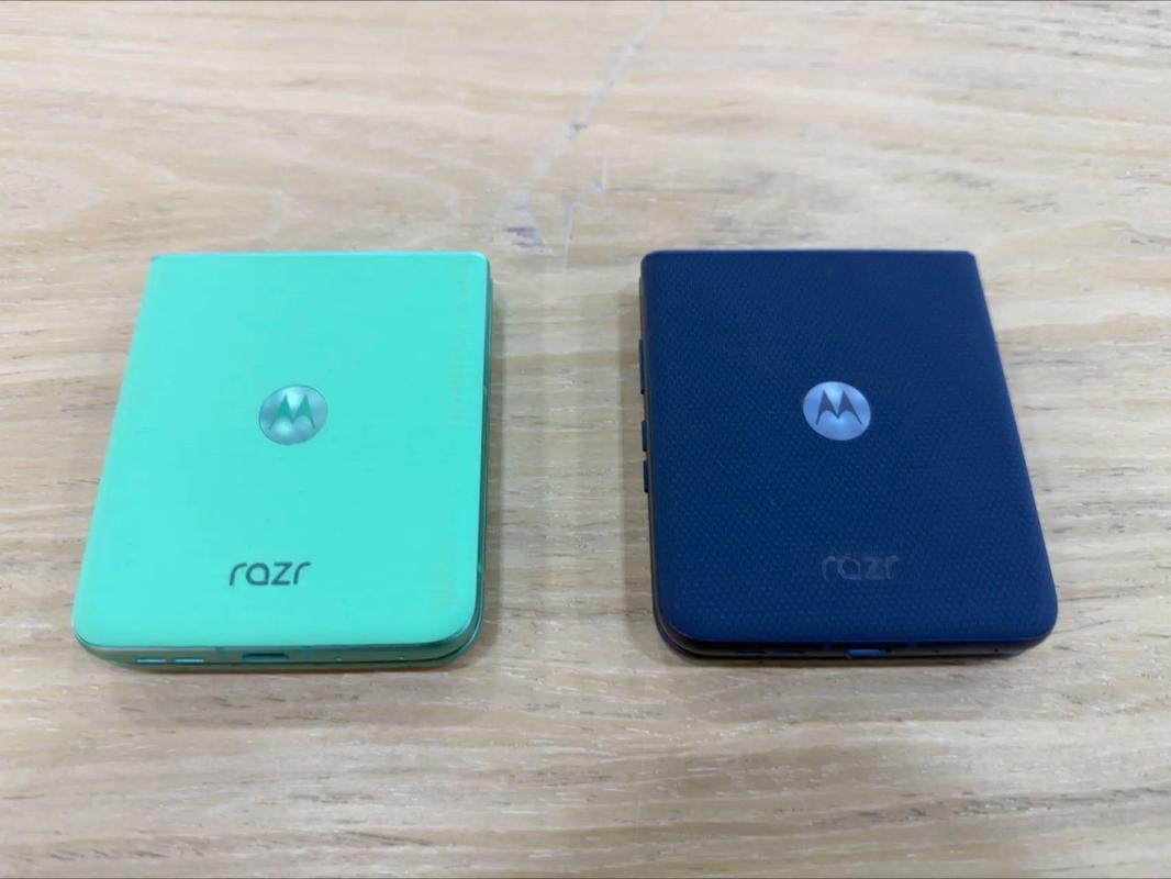 联想moto Razr系列 - 折叠屏智能手机_资料手册-3