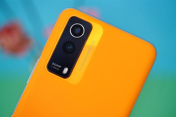 iQOO Z5x - 长续航性能手机_资料手册-5 iQOO Z5x - 长续航性能手机_资料手册-5