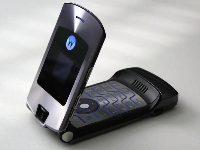 摩托罗拉 RAZR V3 - 超薄翻盖经典手机_资料手册-5