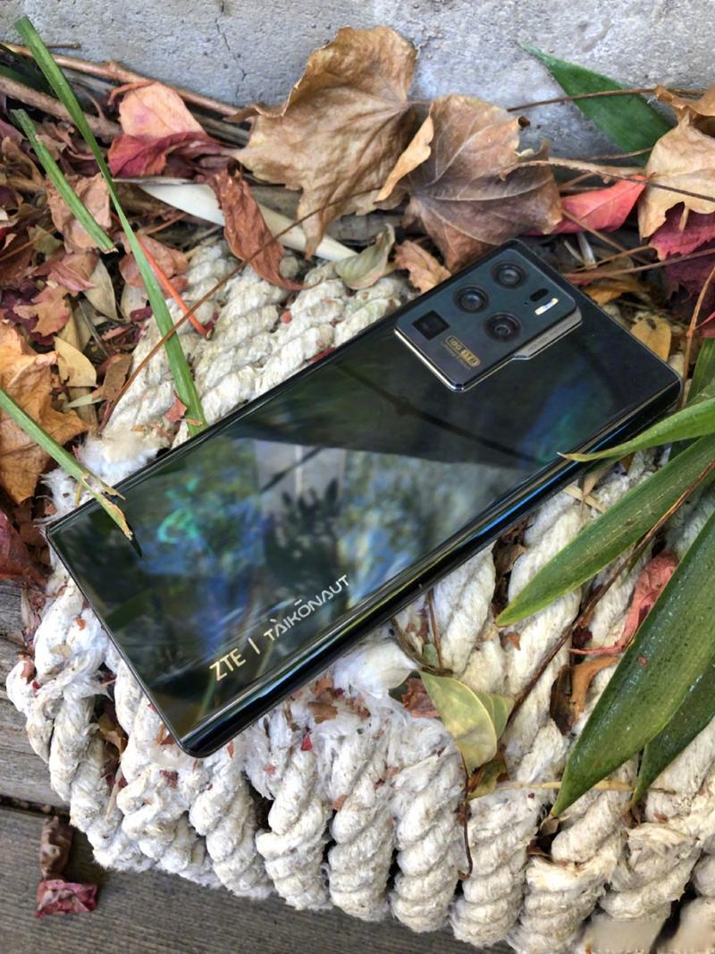 中兴Axon 30 Ultra 航天版 - 三主摄影像旗舰手机_资料手册-4