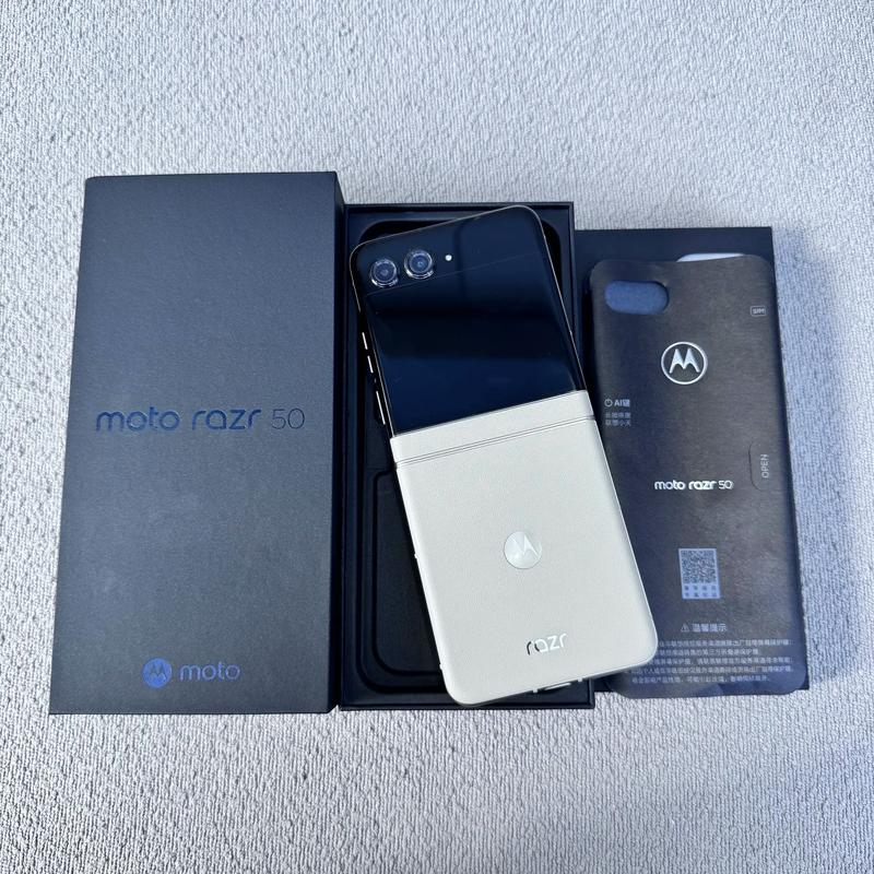 摩托罗拉 RAZR V10 - 翻盖折叠手机_资料手册-4