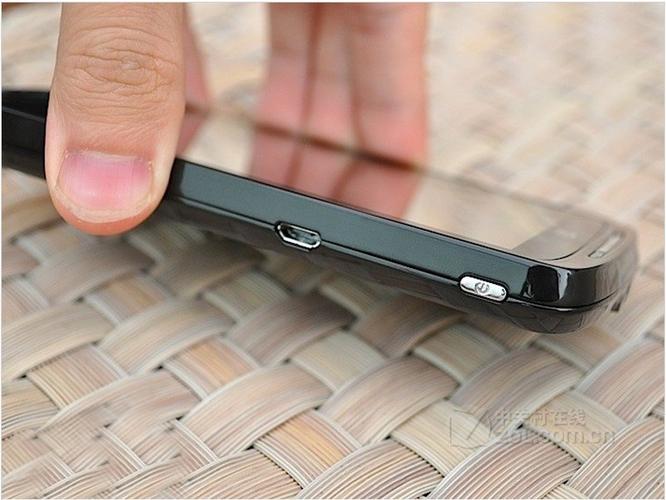 中兴V960 - 高清大屏智能手机_百科资料-4