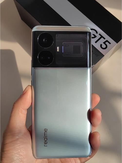 realme GT5 - 骁龙8Gen2游戏手机_资料库-3