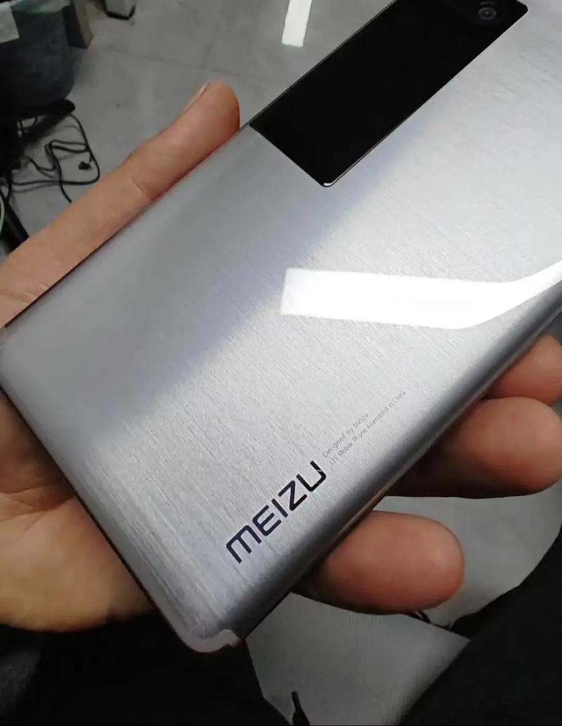 魅族 PRO 7 Plus - 双屏商务智能手机_百科资料-2