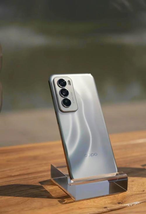 OPPO Reno12 FS - 超清影像智能手机_资料手册-2